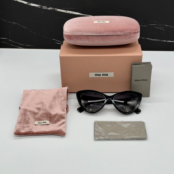 NEW MU04YS 1AB5D1 MIU MIU WOMEN SUNGLASSES MU 04YS 1AB5D1 BLACK CAT EYE - Picture 10 of 10